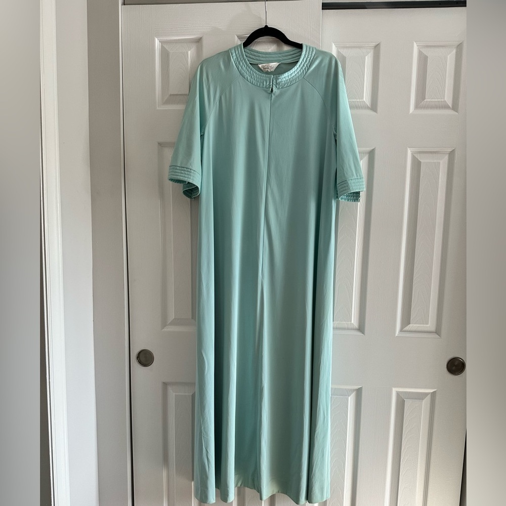 Large Vintage Vanity Fair Tiffany Blue Nightgown/House Dress